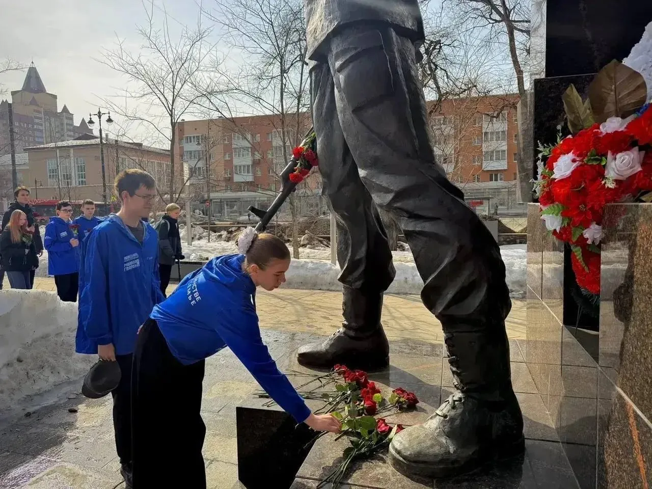 В Пермском крае молодогвардейцы почтили память защитников в День войск национальной гвардии