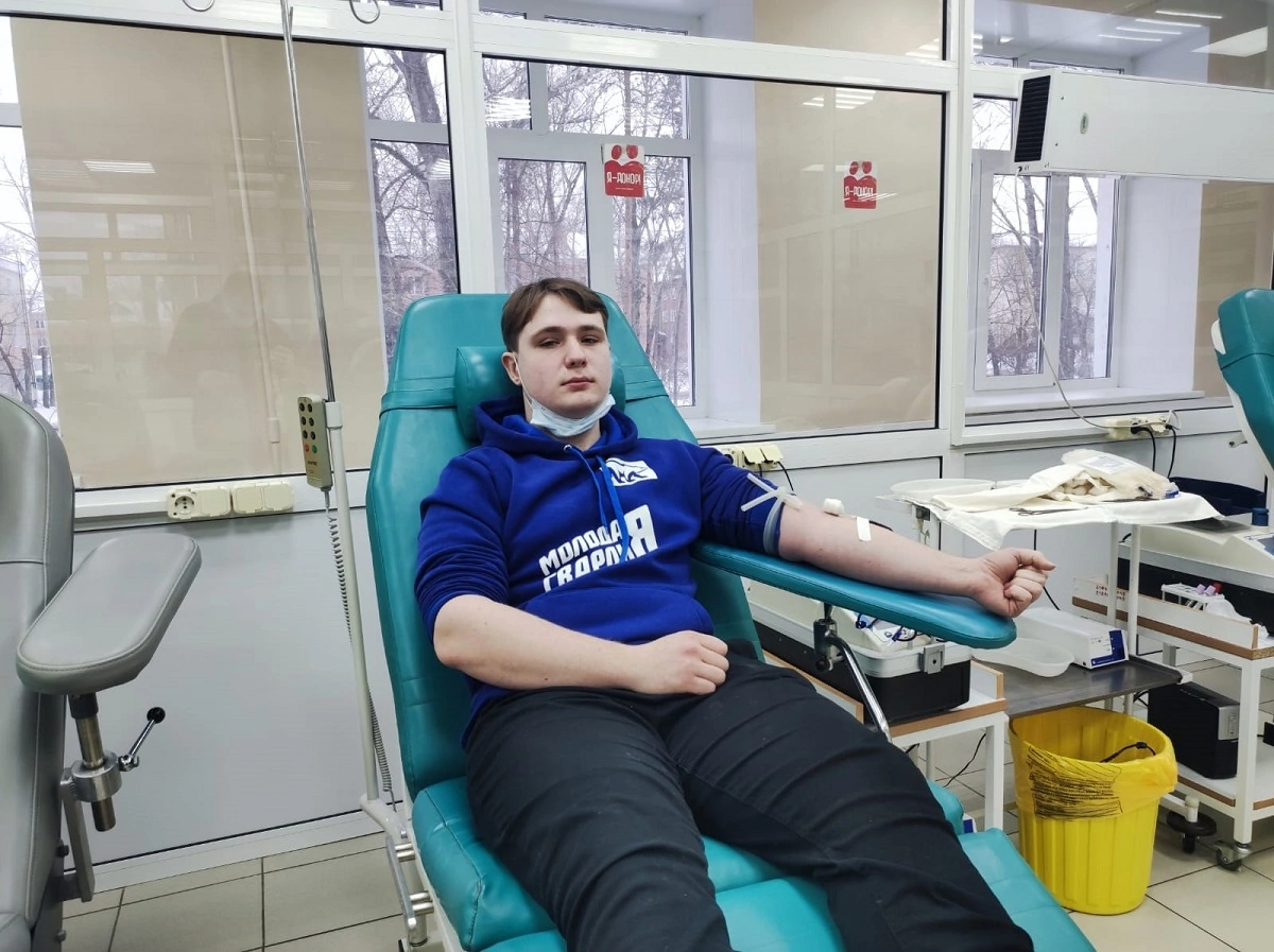 в омске молодогвардейцы сдали донорскую кровь картинки мгер
