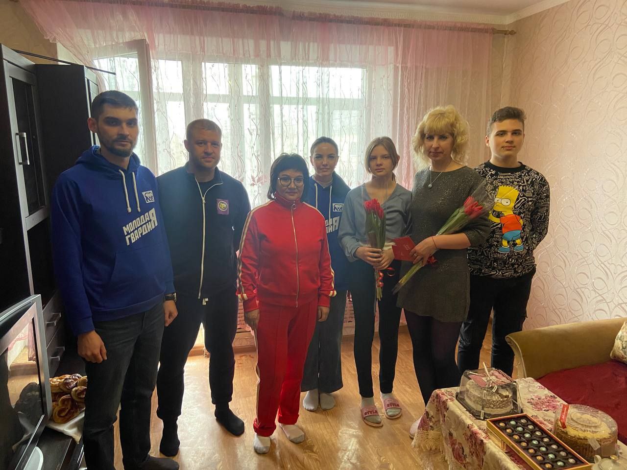 молодогвардейцы ростовской области навестили семью беженцев картинки мгер