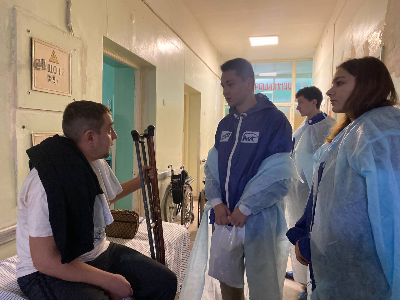 молодогвардейцы ростова-на-дону передали гуманитарную помощь в военный госпиталь картинки мгер