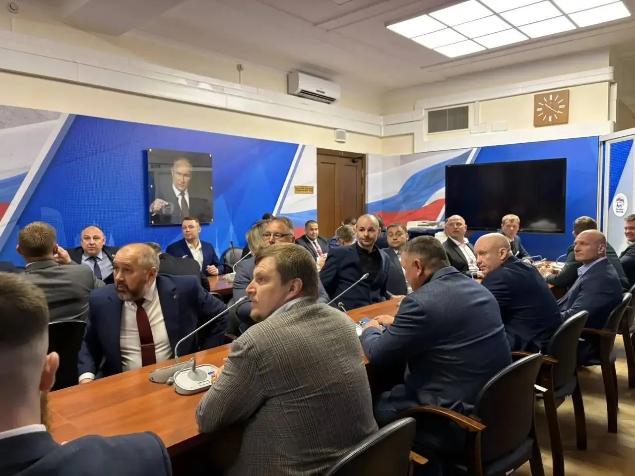 Роману Зыкову вручили медаль «За отвагу ЛНР»