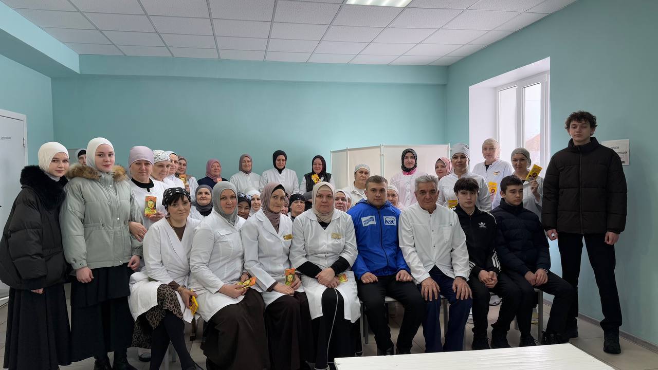 молодогвардейцы поздравили женщин-медиков с наступающим 8 марта картинки мгер
