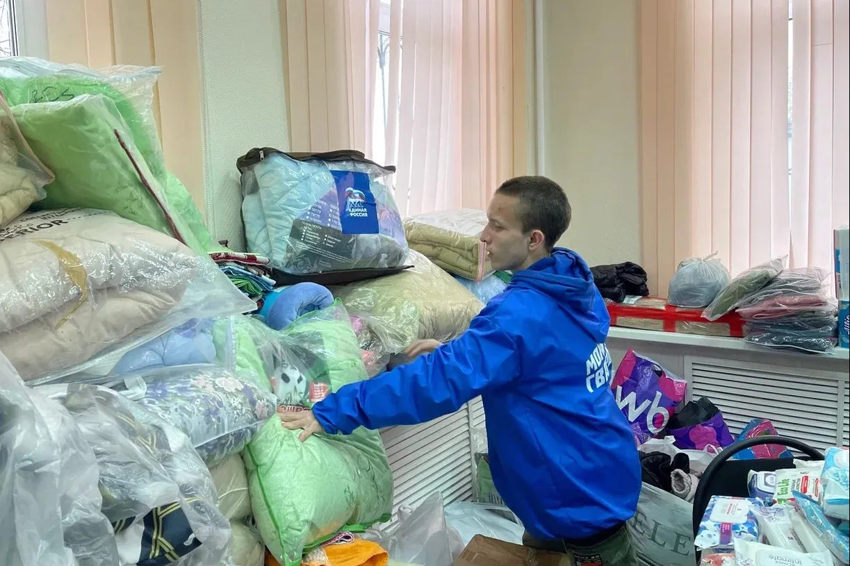 Молодогвардейцы Самарской области передали гуманитарную помощь жителям Сызрани, пострадавшим в результате атаки БПЛА