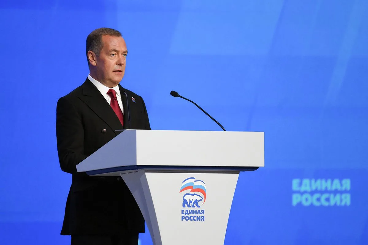 Дмитрий Медведев отметил важность запуска кадровых и образовательных проектов «Молодой Гвардии» — «ПолитЗавод» и «Гвардейск».