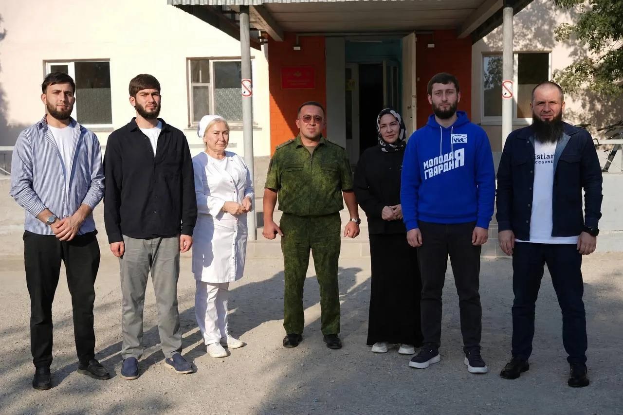 молодогвардейцы чеченской республики навестили участников сво, проходящих реабилитацию картинки мгер