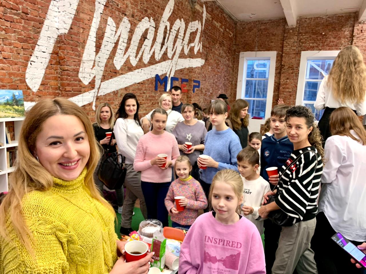 молодогвардейцы ростова-на-дону устроили чаепитие для детей донбасса, проживающих на территории ростовской области картинки мгер